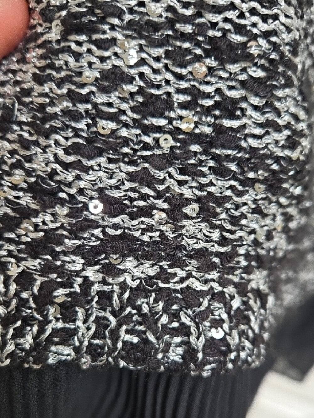 Alfani Black & White Two-Tone Knit Sweater Women's Large Sparkly Sequins - Picture 4 of 4